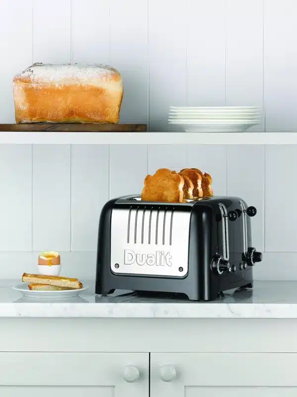 Dualit DA6205 4 Slice Lite Toaster High Gloss Black: Stylish and Efficient - Image 6