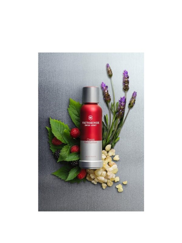 Victorinox Swiss Army Classic Red Edition Eau de Toilette 100ml Spray - Image 3