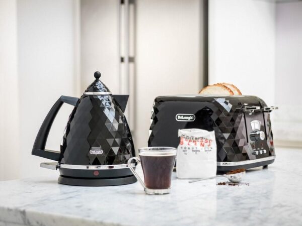 Delonghi Kettle Brillante 360* 3kW 1.7L - Image 6