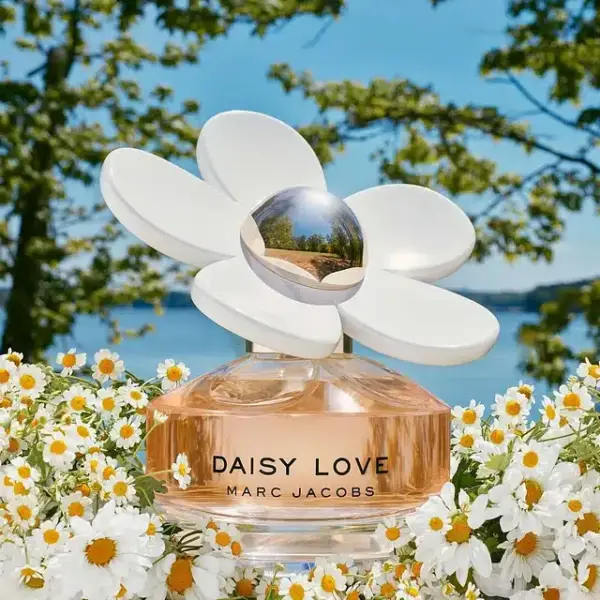 Marc Jacobs Daisy Love Eau de Toilette 50ml Spray - Image 2