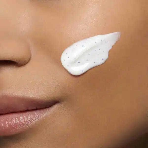 Clarins Cleanser Purifying Gentle Cleaning Foam 125ml - Image 3