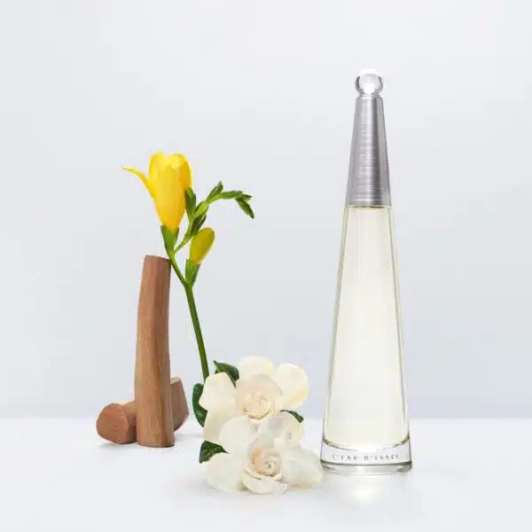 Issey Miyake L'Eau d'Issey Eau de Parfum 25ml Refillable - Image 3