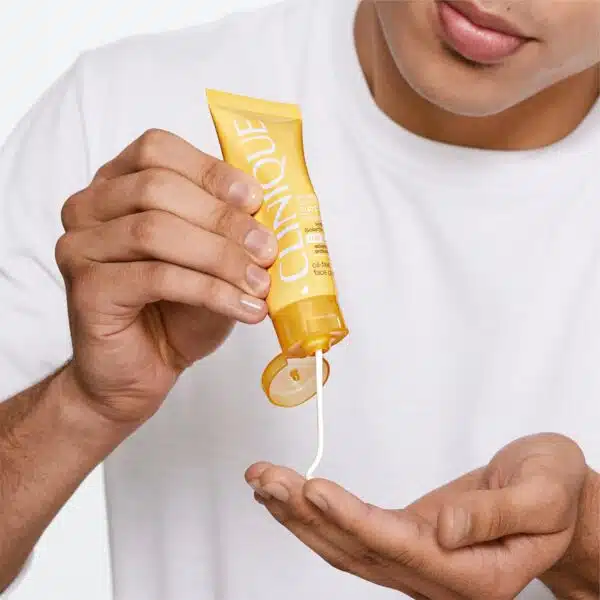Clinique Sun Protection Face Cream with Solar Smart SPF50 50ml - Image 4