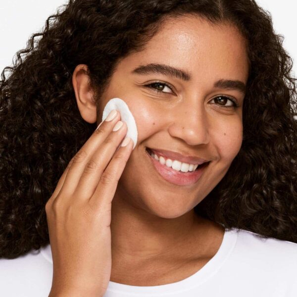 Clinique Cleansing Range Clarifying Lotion 200ml 3 - Oily - Image 5