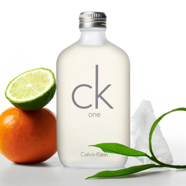 Calvin Klein CK One Eau de Toilette 50ml Spray - Image 3