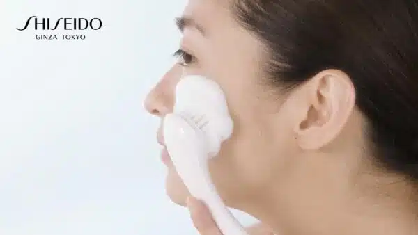Shiseido Cleansing Massage Brush - Image 2